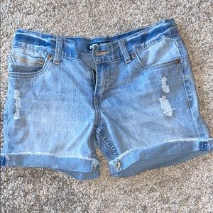 levi’s denim ripped jeans shorts